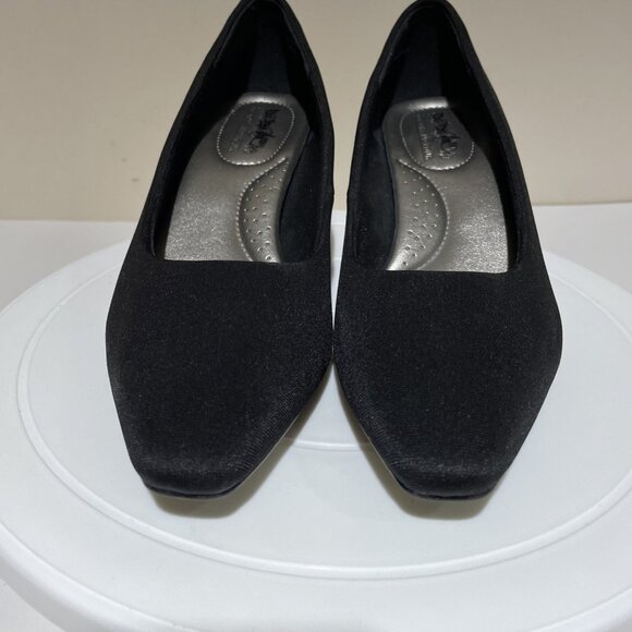 Coach and Four Slip On Pumps Shoes Women’s Size 6.5 Black Quiet Luxury Office - Picture 2 of 10